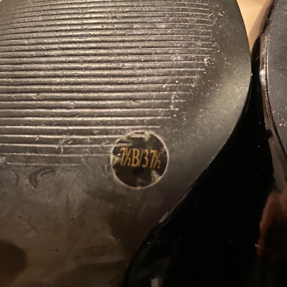 BCBG Stilettos - Picture 5 of 6